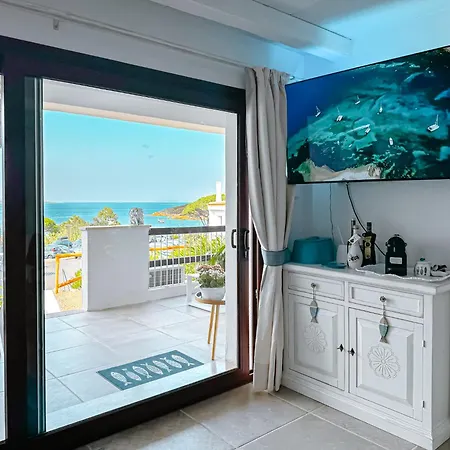 237 Seafront With Access In - By Coral * バージャ・サルディニア