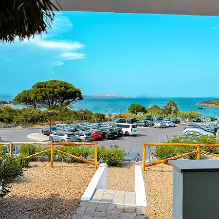 237 Seafront With Access In - By Coral アパート